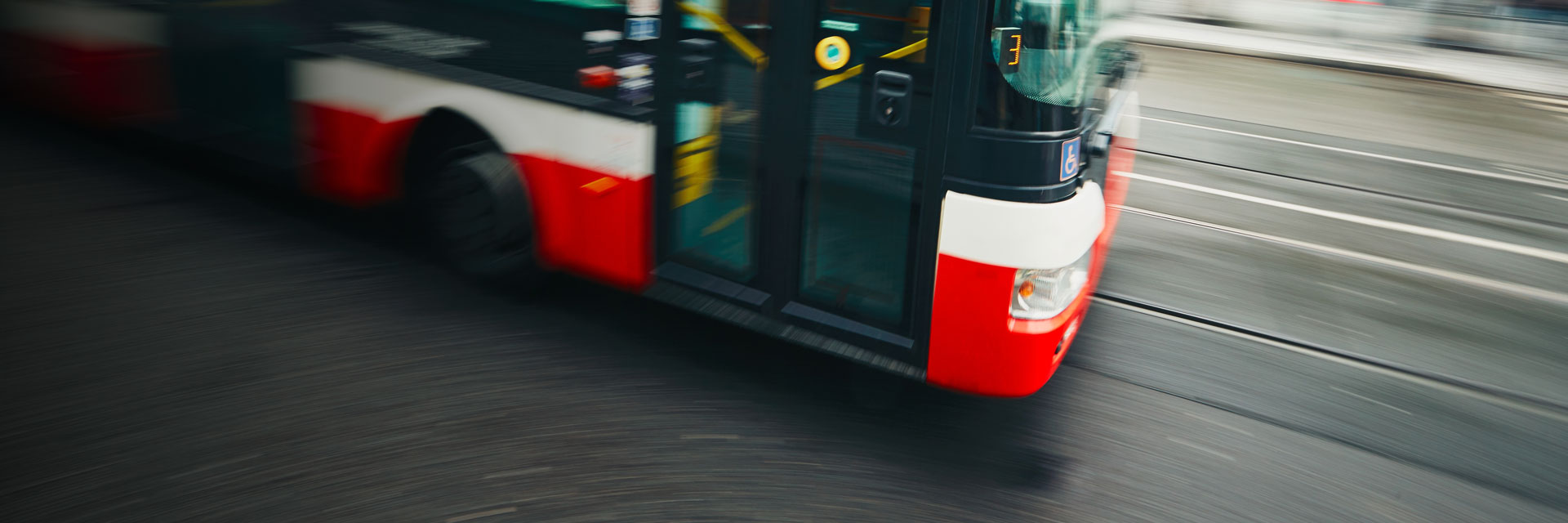 page banner - dynamic photo of a bus